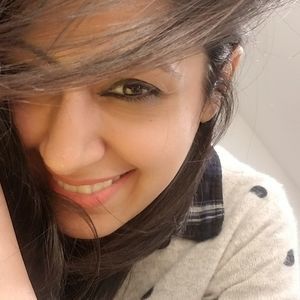 Meet your Posher, Khadija